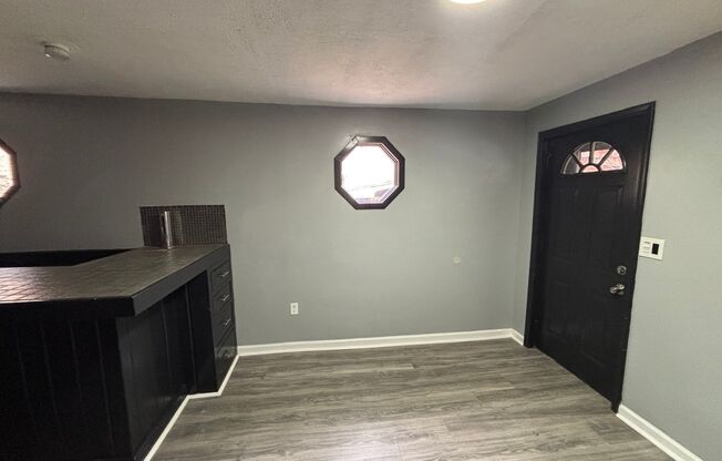 3 bedroom 1.5 bathroom for rent in Arlington