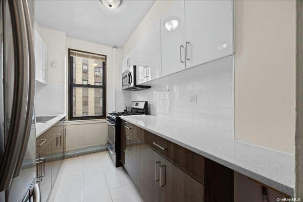 1 bed, 1 bath, 690 sqft, $2,400, Unit 6F