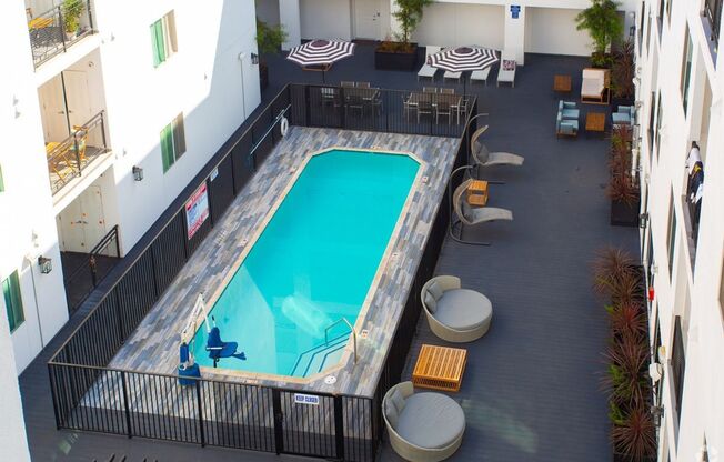 1 bed, 1 bath, 677 sqft, $2,500, Unit 419