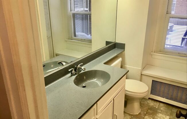 2 beds, 1 bath, 962 sqft, $1,525, Unit 1K