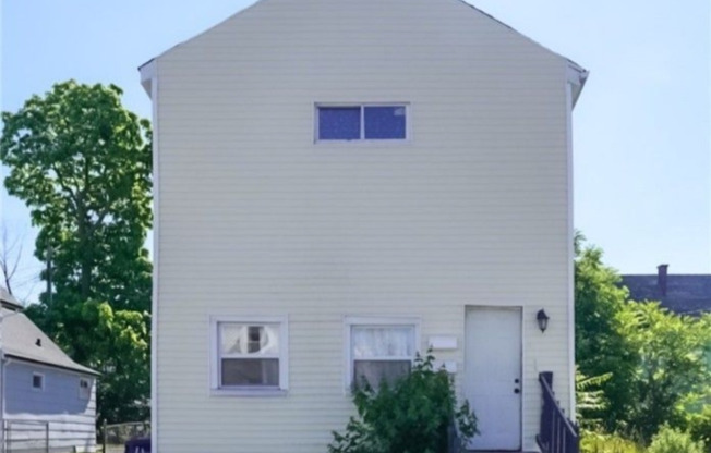 11 DUPONT ST
