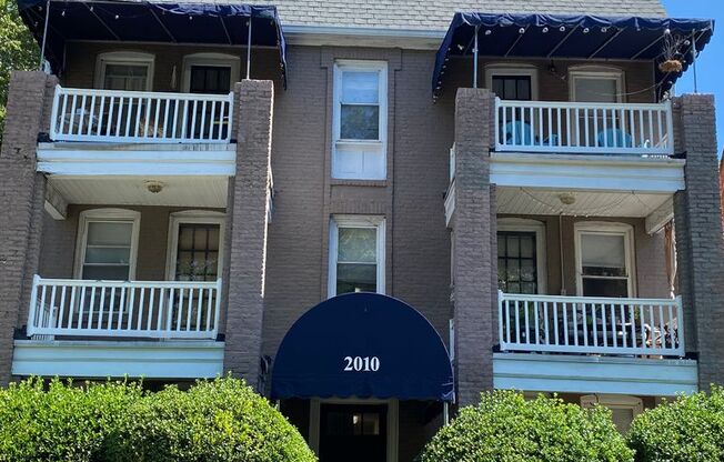 2010 Rosewood Ave