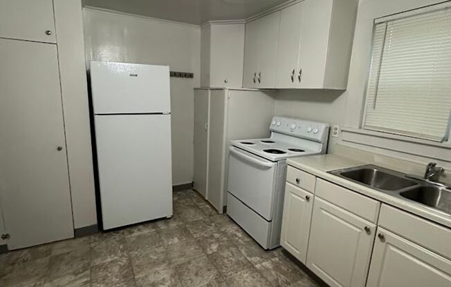 2 beds, 1 bath, 950 sqft, $1,195, Unit 2108