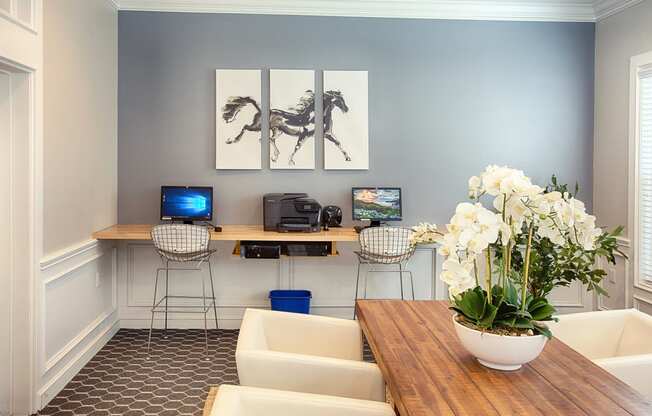 Resident Computer Lounge at Stone Cliff Apartments