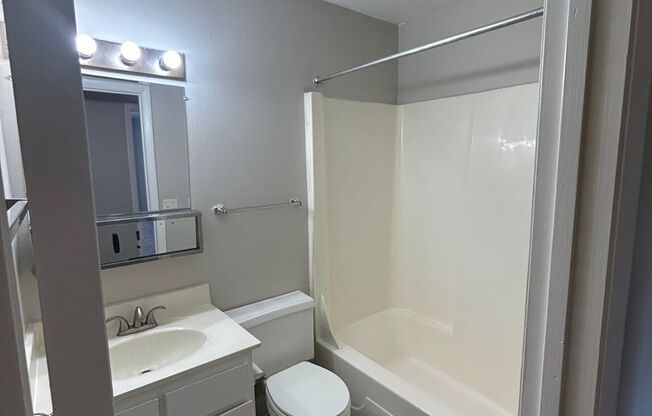 3 beds, 2.5 baths, 1,636 sqft, $1,379, Unit 729