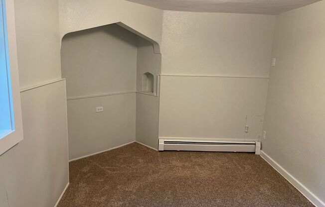 2 beds, 1 bath, $1,750