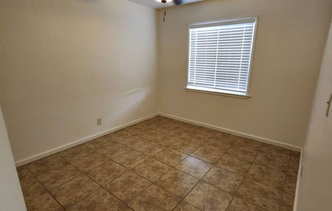 2 beds, 1 bath, 620 sqft, $1,200, Unit 6361 Yucca Ave-Unit B