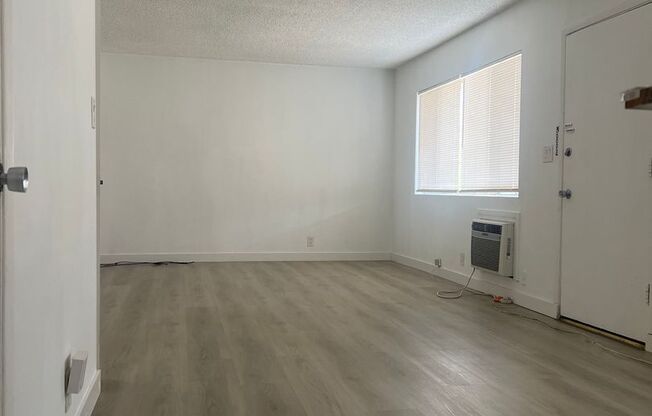 105 S GRANADA AVE