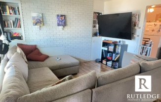 2 beds, 1 bath, $1,395