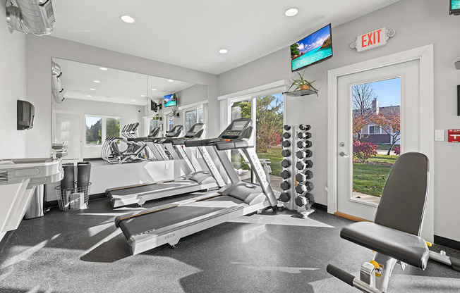 onsite fitness center at White Oak Apartments