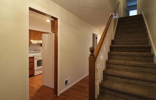 September FREE On This Beautiful 2+ Bedroom 4 Bath Townhome In Overland Park
