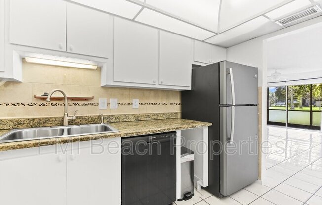 345 W LAUREL DR