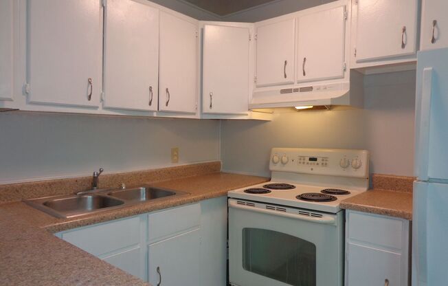 2 beds, 1 bath, 750 sqft, $1,150, Unit Unit 3