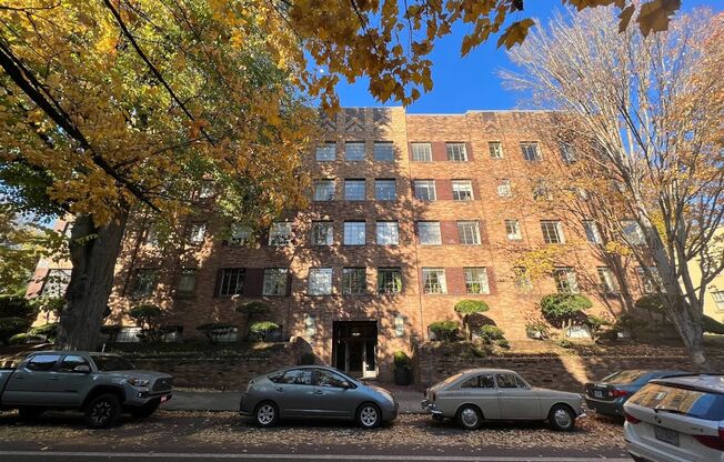 REGENT APARTMENTS (REG01)