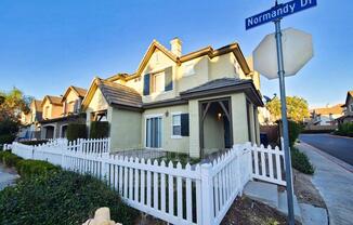 1439 NORMANDY DR