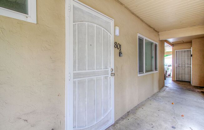 801 W 9 ST