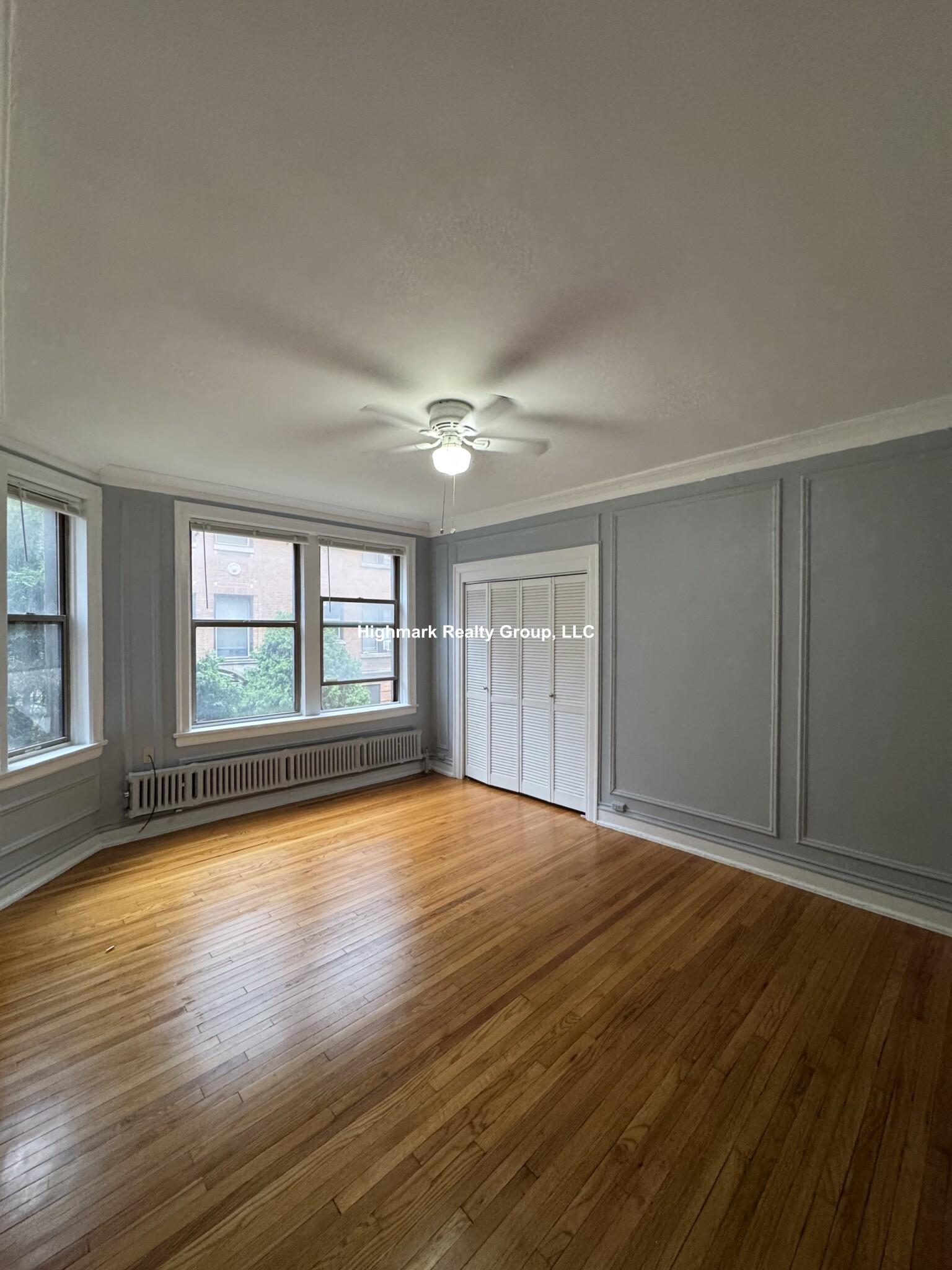 1363 W ESTES AVE