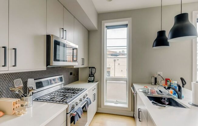 1 bed, 1 bath, 492 sqft, $2,695, Unit 1050-203