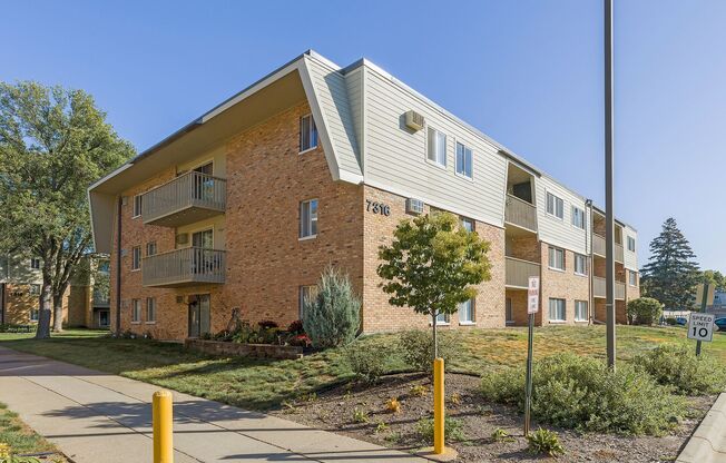 1 bed, 1 bath, $1,300, Unit Unit 102