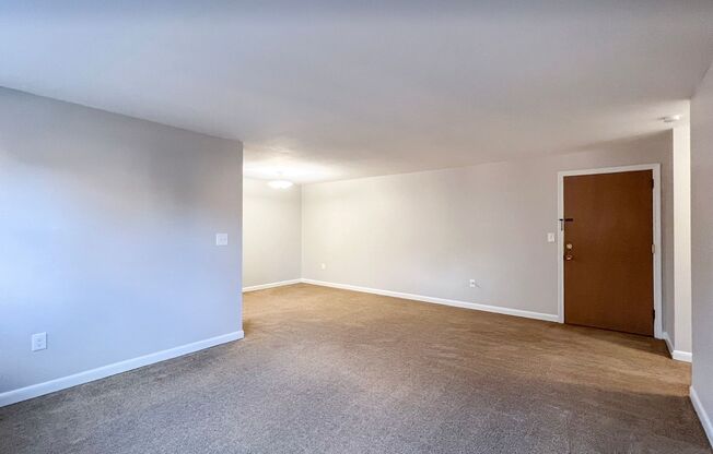 1 bed, 1 bath, $1,300, Unit B-7