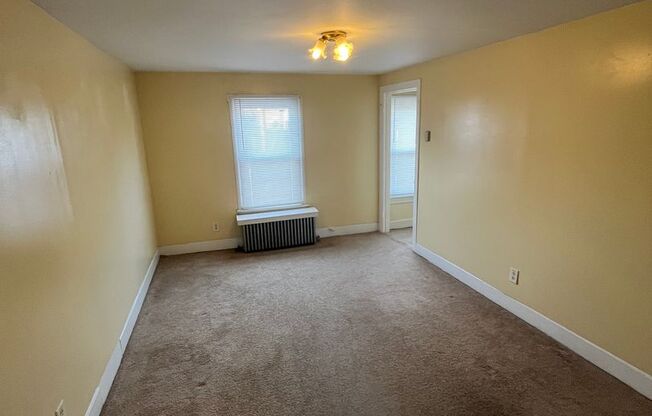 1 bed, 1 bath, $950, Unit 2