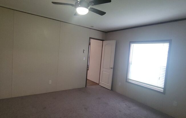 3 beds, 2 baths, 1,080 sqft, $1,100, Unit Willow Oak 205