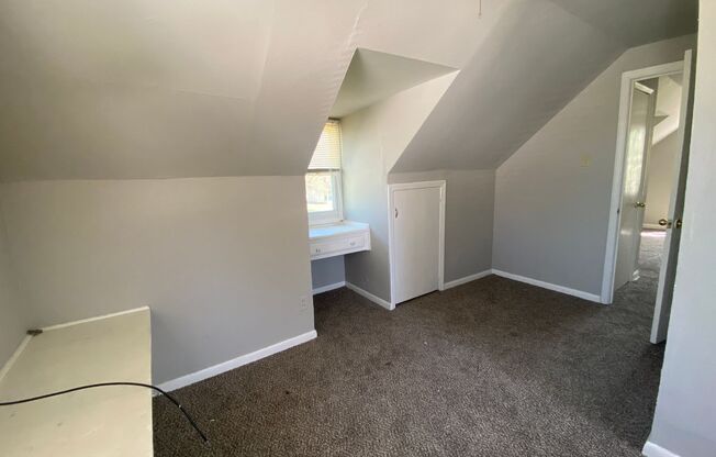 3 beds, 1 bath, $1,250