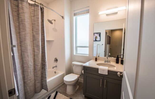 3 beds, 2.5 baths, 1,619 sqft, $1,945, Unit 565