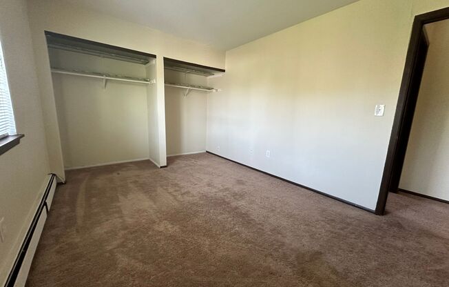 2 beds, 1 bath, $1,375, Unit 307