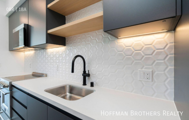 3452 W 43 ST