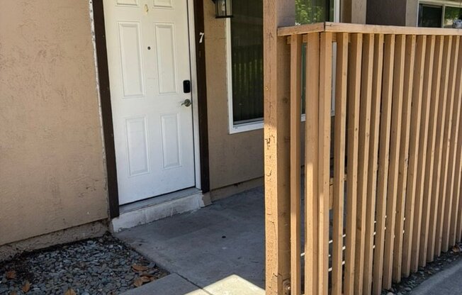 320 Franciscan Ct apt 4 4