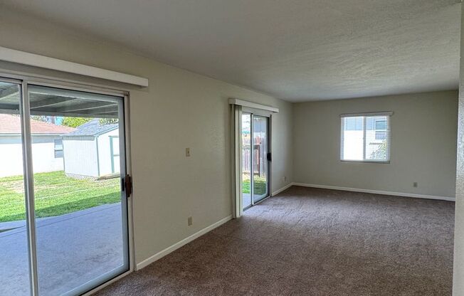 2 Bedroom 2 Bath House centrally located