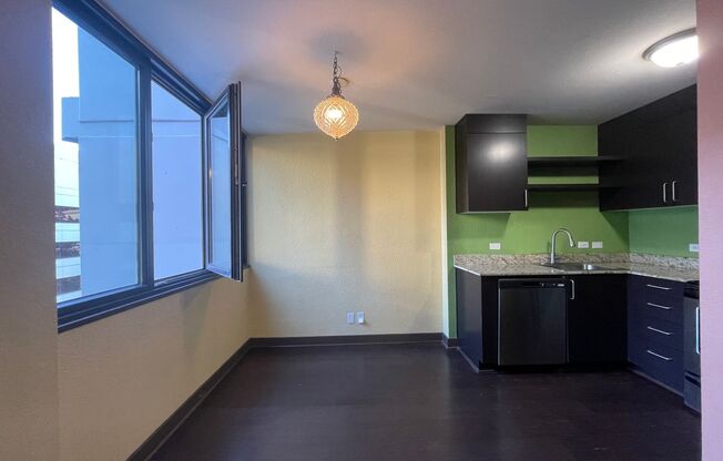 2 beds, 2 baths, $1,895, Unit APARTMENT 3D