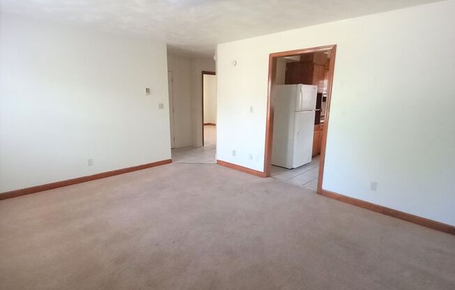 2 beds, 1 bath, 903 sqft, $1,240, Unit M-5