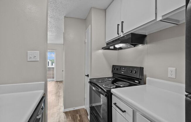 1 bed, 1 bath, 538 sqft, $1,170, Unit 12