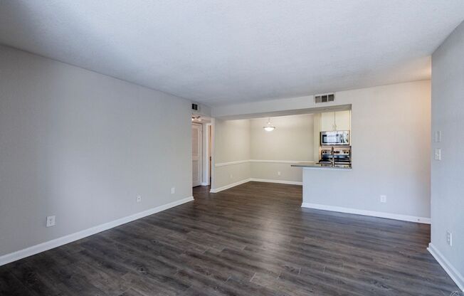 1 bed, 1 bath, 705 sqft, $1,375, Unit 2032