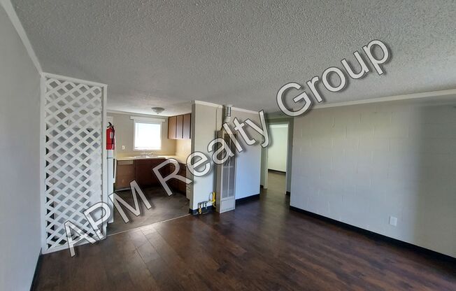 2 beds, 1 bath, $700