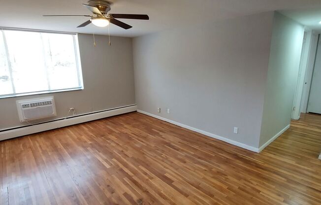 Marquette Apartments East-MASTER