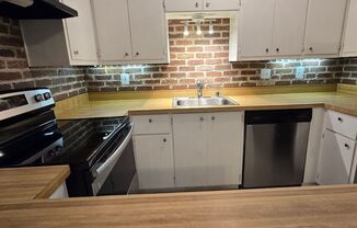 Beautiful Ground Floor Unit- 1BD/1.5BA