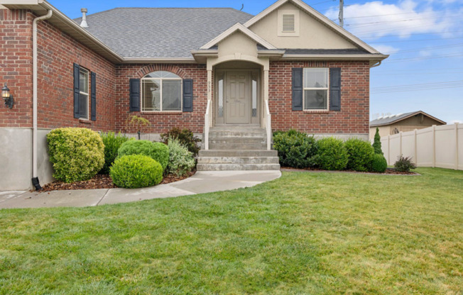 Beautiful Lehi home for rent!
