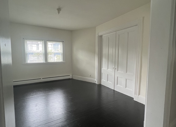 3 beds, 1 bath, $3,000, Unit 1