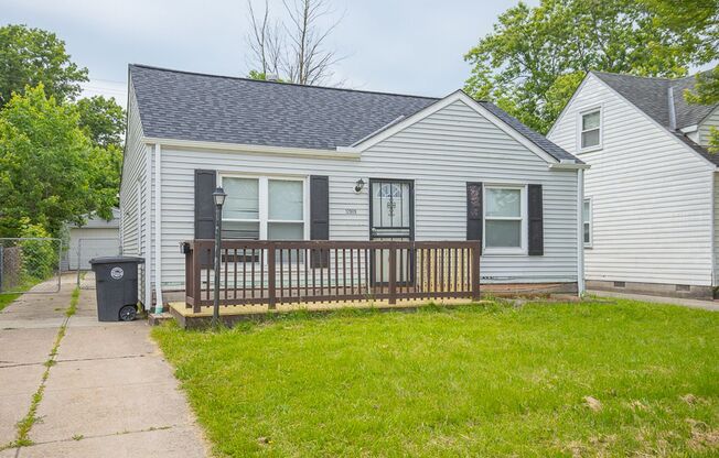3 Bedroom/1 bath Single House!!