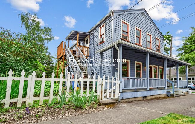 1102 SE Umatilla Street