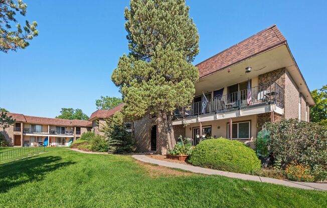 Bright & Inviting 2 Bedroom Condo in Denver