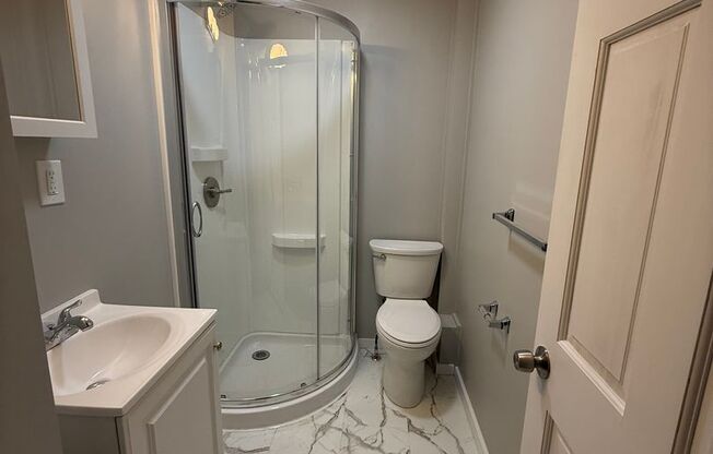 10 Longworth Ave - Red Pod