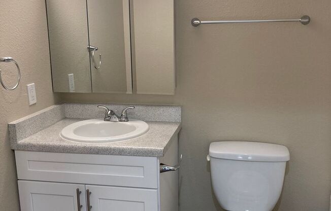 2 beds, 2 baths, 900 sqft, $1,475, Unit 157