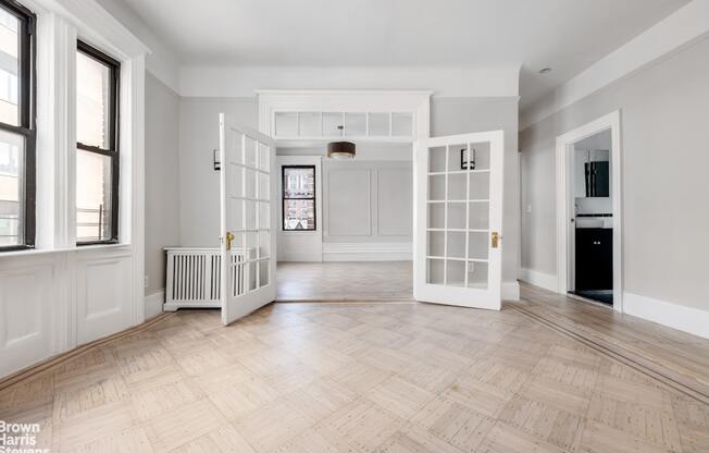 605 W 111 ST