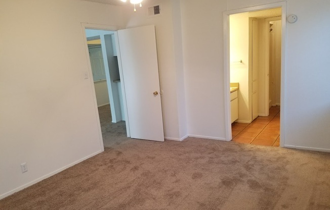 2 beds, 2 baths, 925 sqft, $1,035, Unit *638