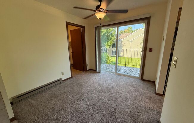 2 beds, 1 bath, 950 sqft, $1,650, Unit 7705CD