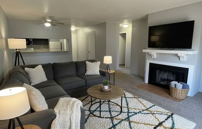 2 beds, 2 baths, 800 sqft, $955